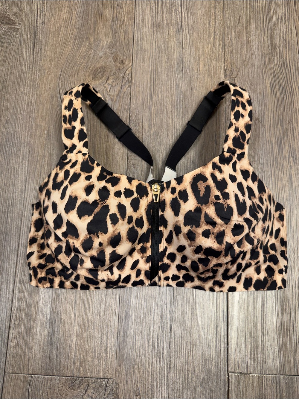 Victoria’s Secret Knockout Leopard Print Front Zip Sports Bra 36DD